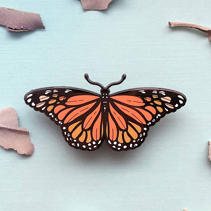 Alum and Ink - Venta al por mayor Botón/prendedor - Alfiler esmaltado con diseño de mariposa monarca (Danaus plexippus)7