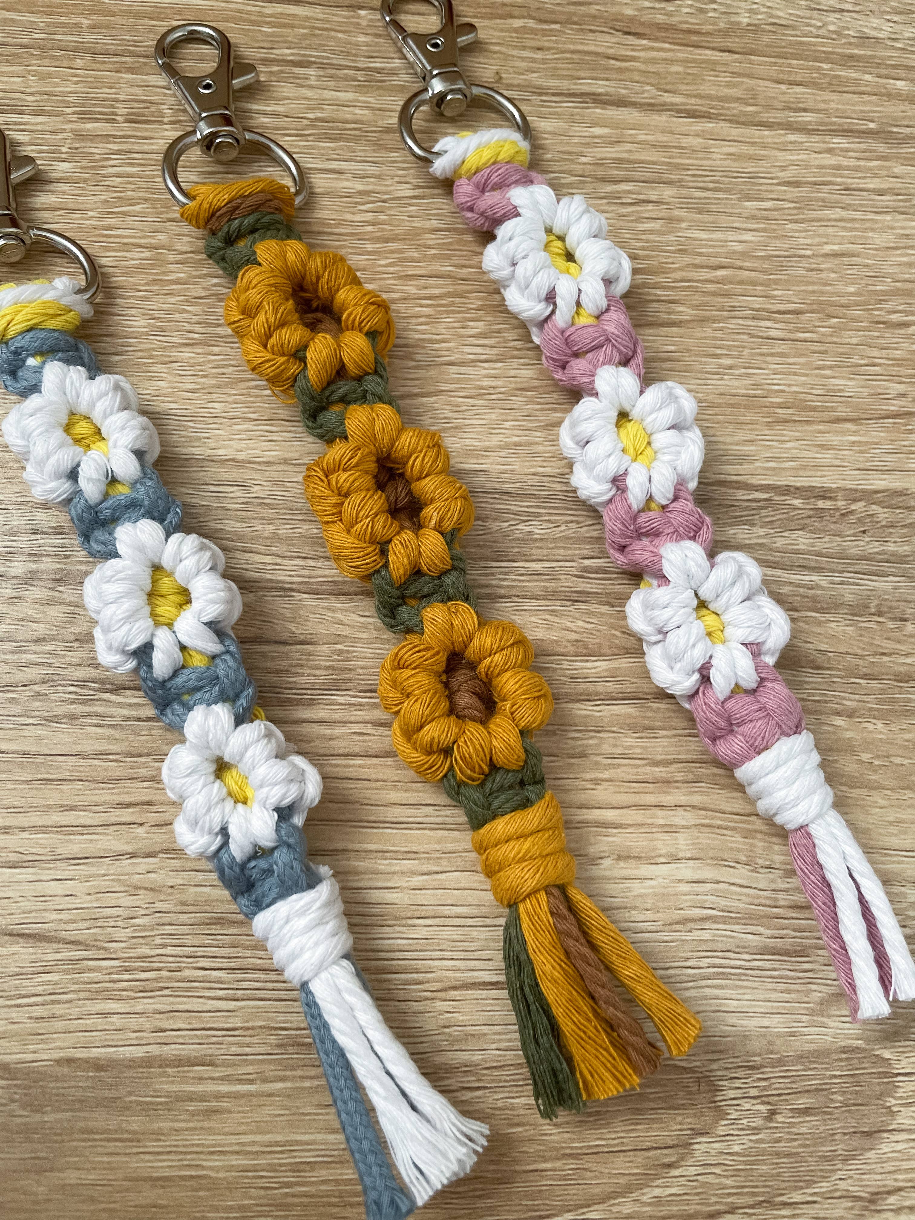 Knotty Mama Studios - Wholesale Keychain - Women's - Macrame Flower Keychain3