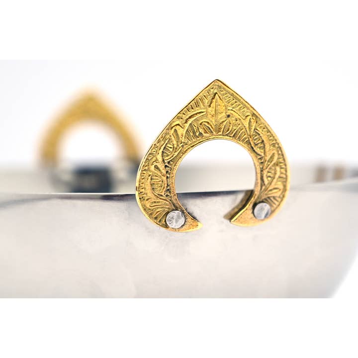 Verve Culture - Wholesale Serve Bowl - Stainless Handi Serving Bowl with Brass Handles1