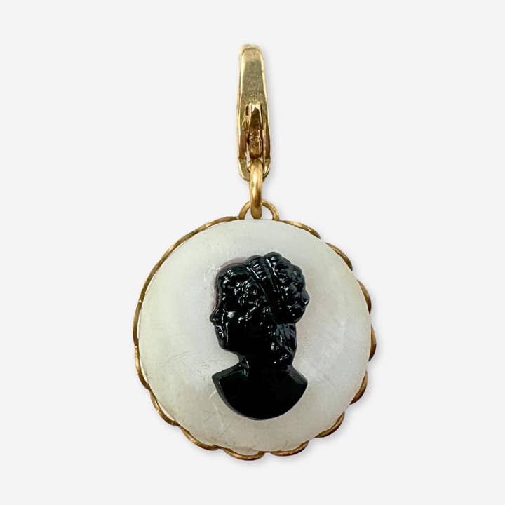 Lulu’s Petals - Wholesale Individual Charm/Pendant - Circular black and white vintage cameo charm