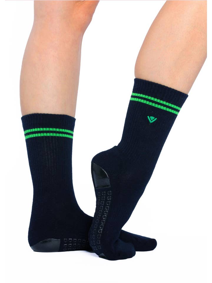 Arebesk - Wholesale Socks - Women's - Classic Women's Crew Grip Sock17