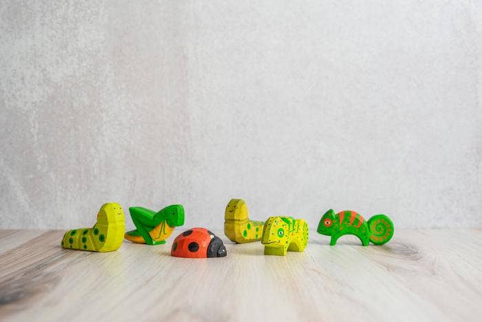 PoppyBabyCo – wholesale Wood toy – Child – Hungry Caterpillar Toy2
