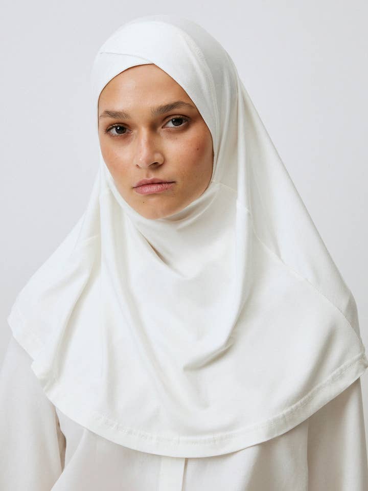 BONNET CHÂLE pour la vente par Touché Privé