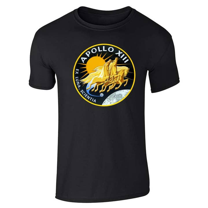T-shirt unisexe avec écusson de mission Apollo 13 approuvé par la NASA pour la vente par Pop Threads