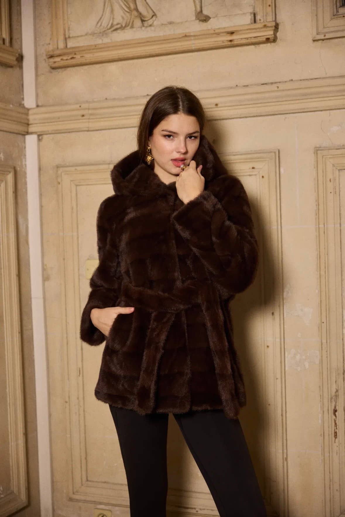 Frime - Wholesale Fur/Faux Fur Coat - Women's - Fur coat with hood and tie belt - 88065