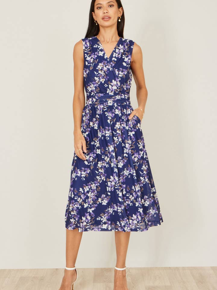 Vestido Midi Elástico em Malha com Estampa de Flores Azul Marinho Yumi com Bolsos por atacado de Yumi