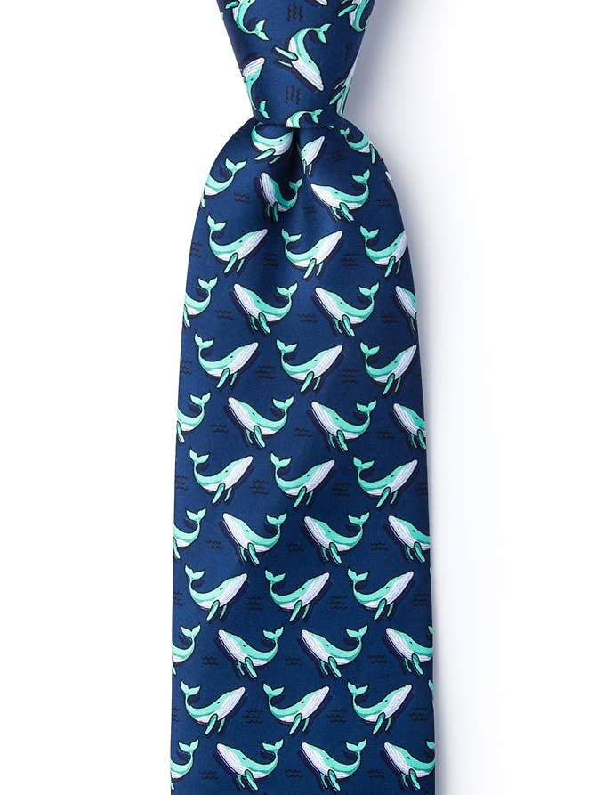 Blue Whales Extra lange Krawatte - Marineblau Mikrofaser für den Großhandel von Wild Ties