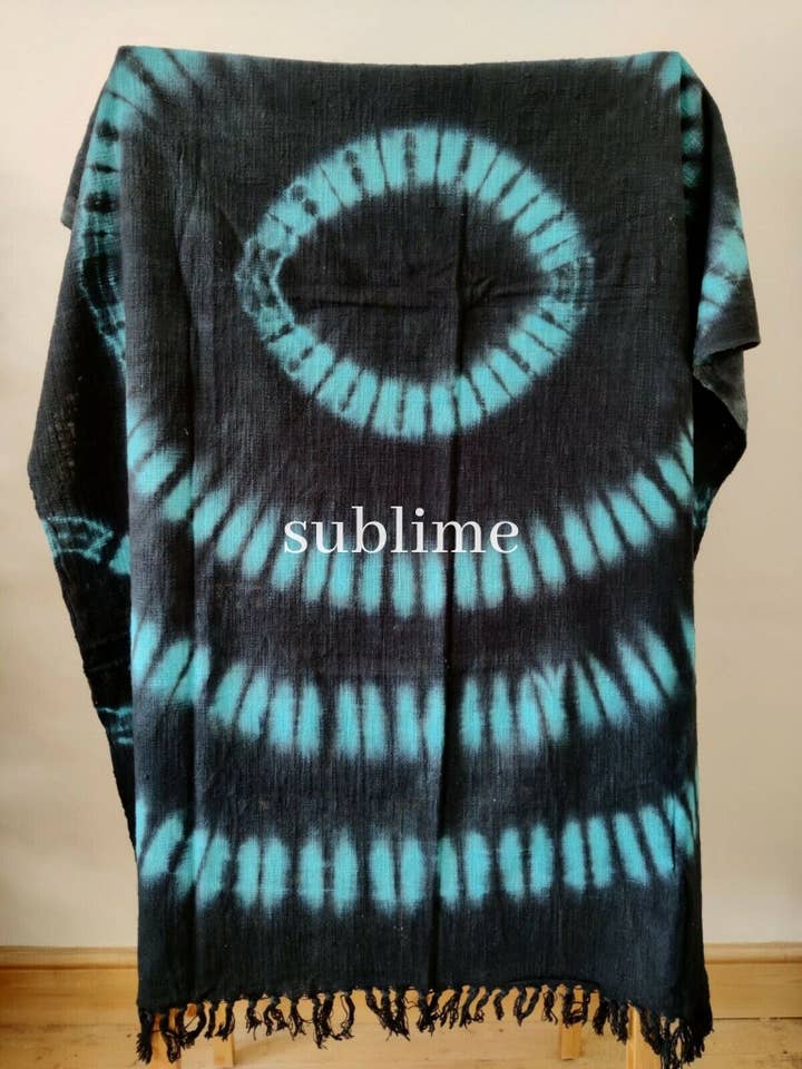 Couvre-lit en coton tissé à la main - Tie Dye - Noir et turquoise pour la vente par Sublime