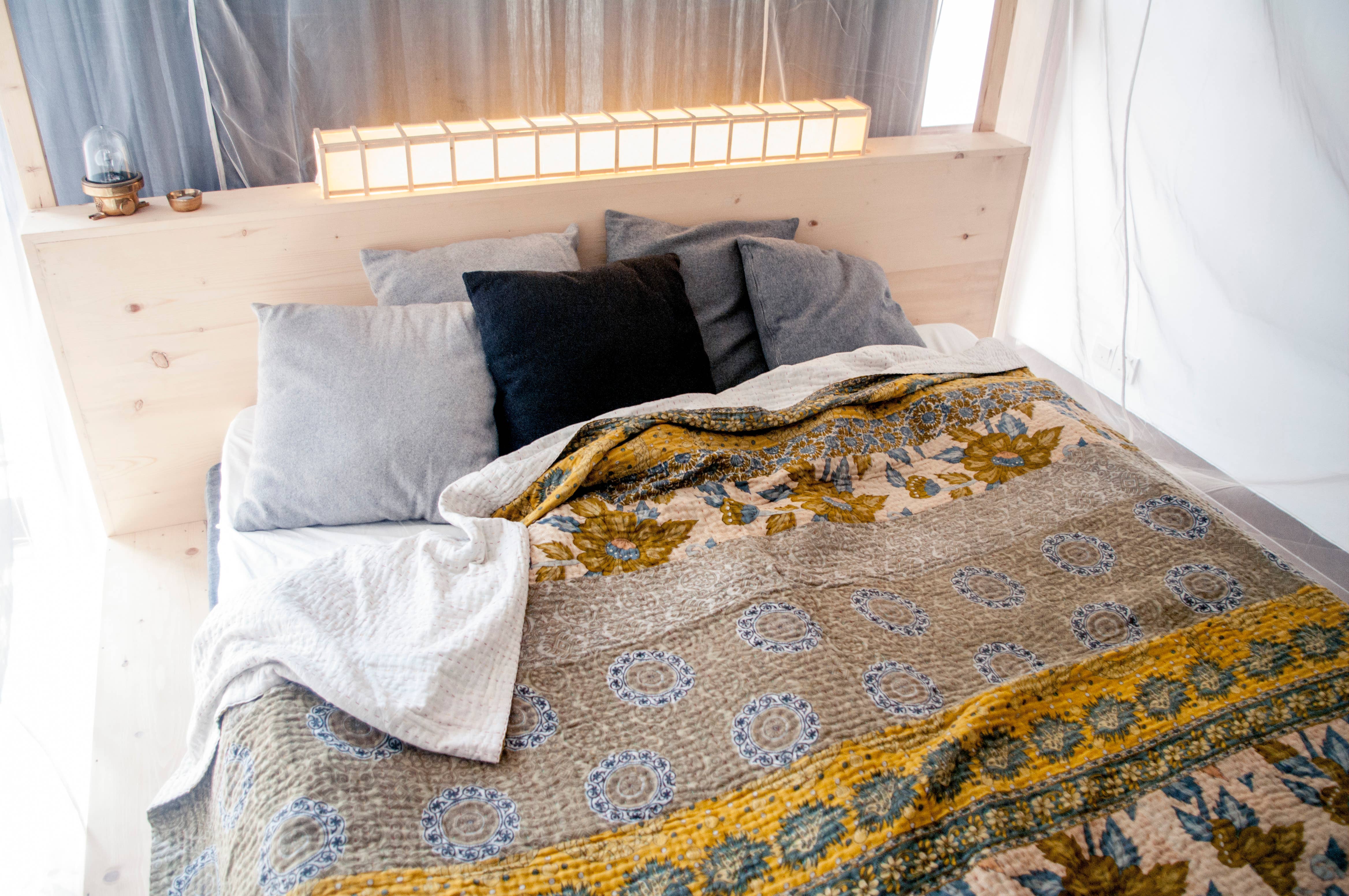 Basha Boutique - Wholesale Quilt - Basha Luxurious Hand Stitched Kantha Queen Bedspreads