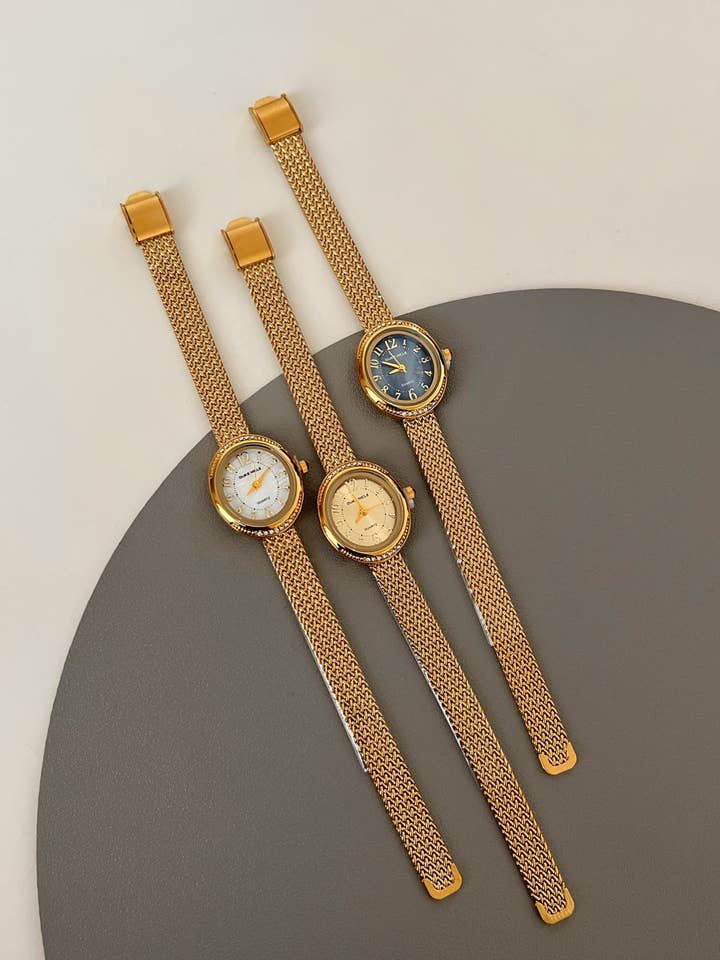 Vintage Crystal Bezel Oval Quartz Watch DP25F6741 for wholesale by Dipped Shop