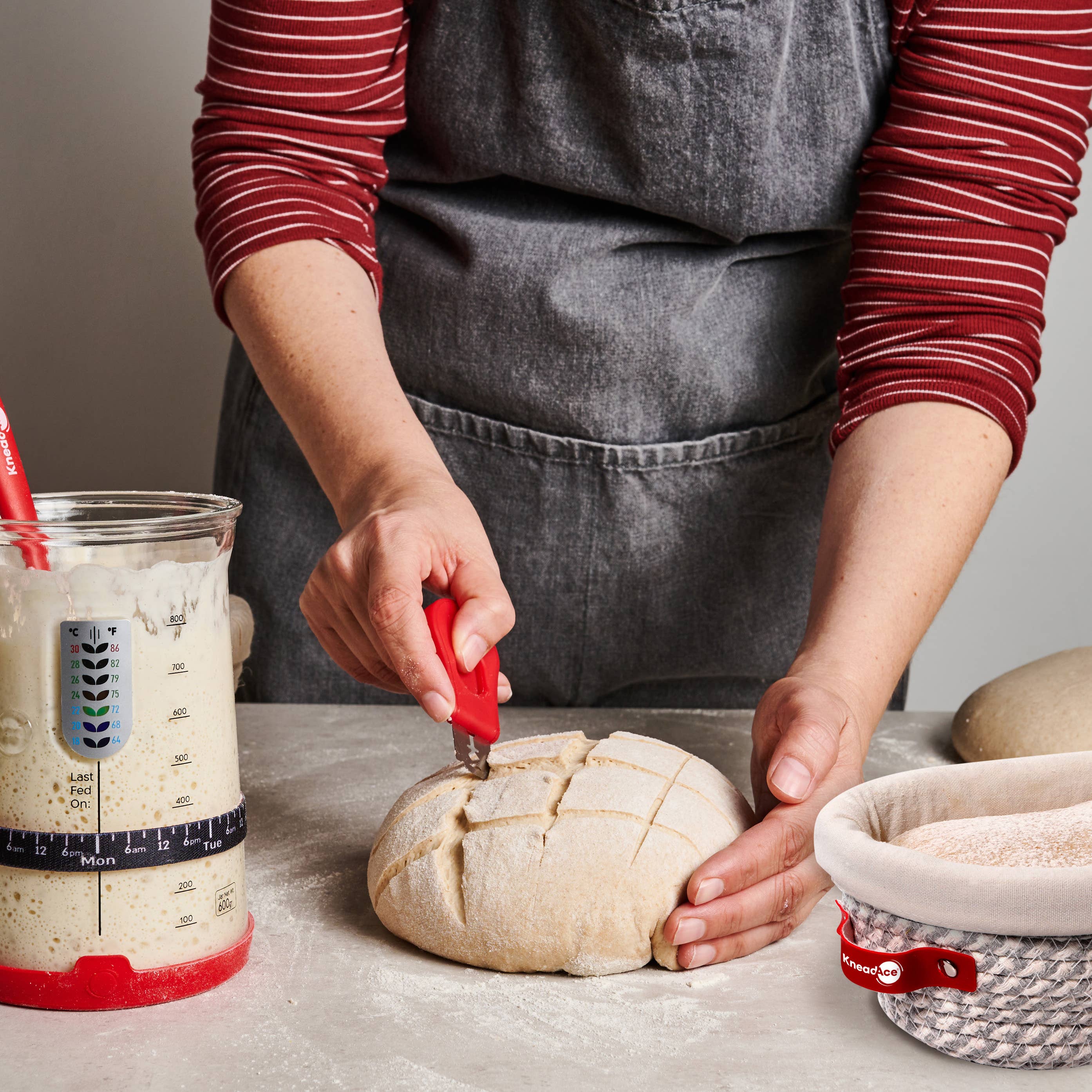 KneadAce – wholesale Kitchen tool/gadget – KneadAce PRO Sourdough Kit: 34oz Jar-Baskets-Bread Lame 1