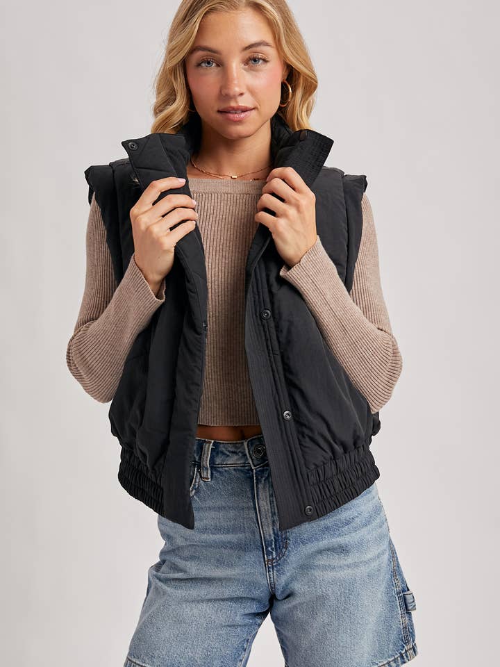 Bluivy - Wholesale Outerwear Vest - Women's - BOMBER STYLE PUFFER VEST WITH POCKETS24