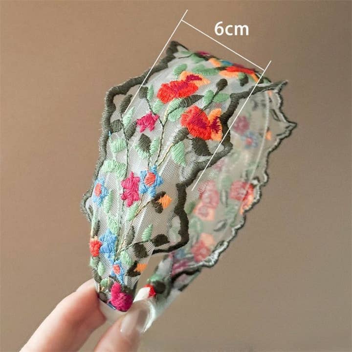 Funkyrel® Atzbranding Limited - Wholesale Fashion headband – women's - Haila - Classic Vintage Floral Headband – Black & Beige4