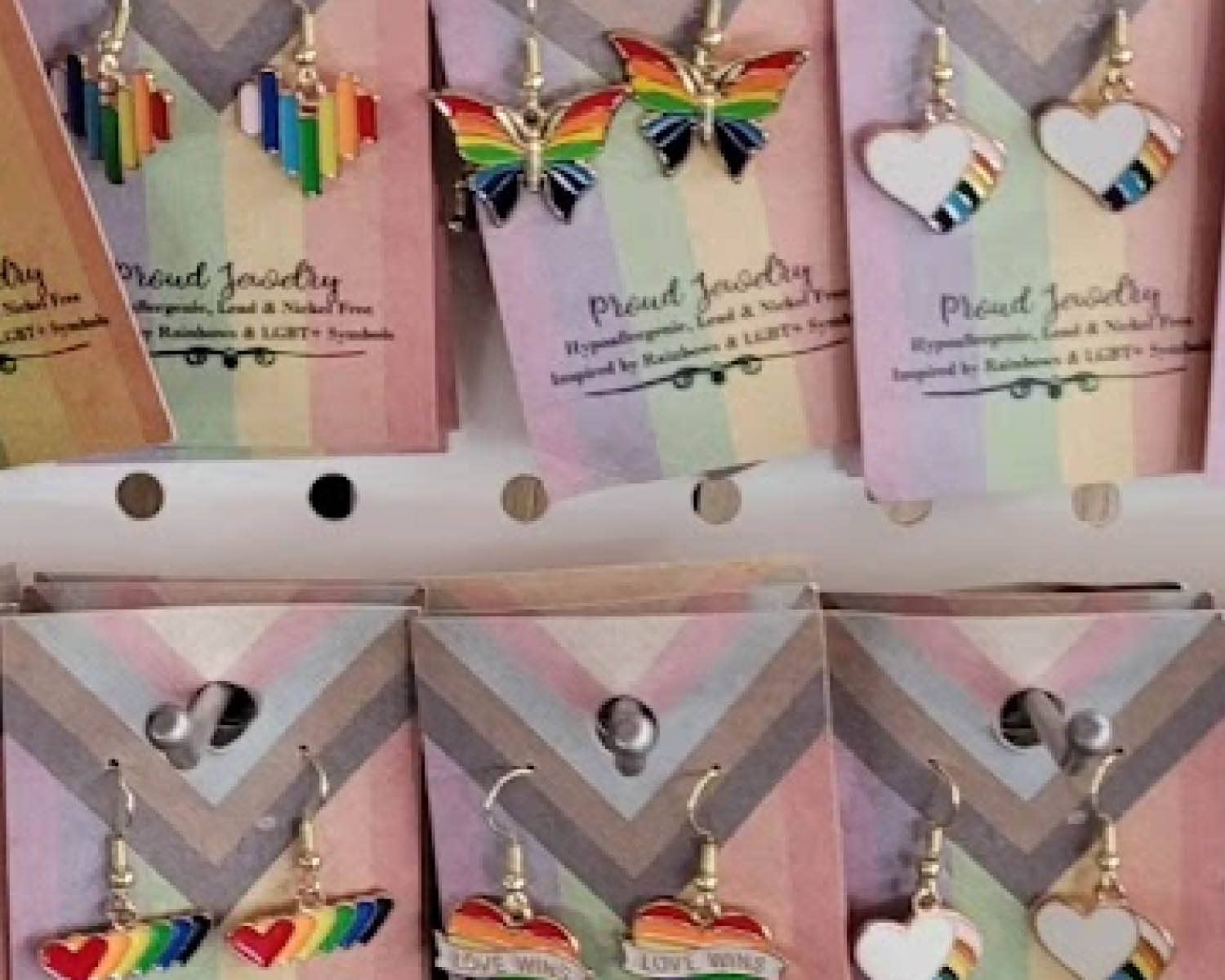 Con-Quest Crafts – wholesale Smycken – Rainbow Pride Örhängen & Halsband - LGBTQIA+-inspirerade 1