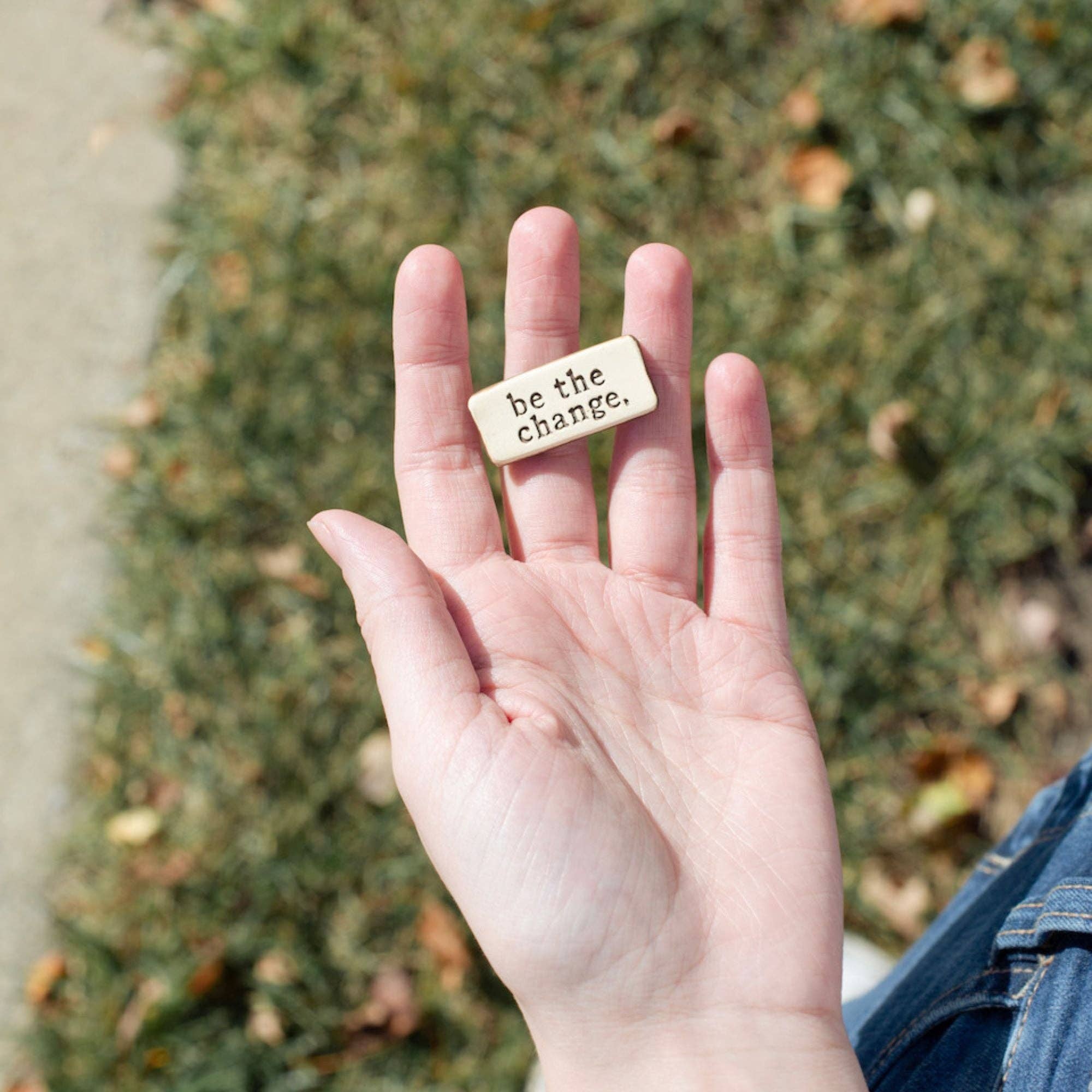 MudLOVE - Wholesale Keepsake Coin/Token - Be the change. Clay Pocket Rock Reminders1