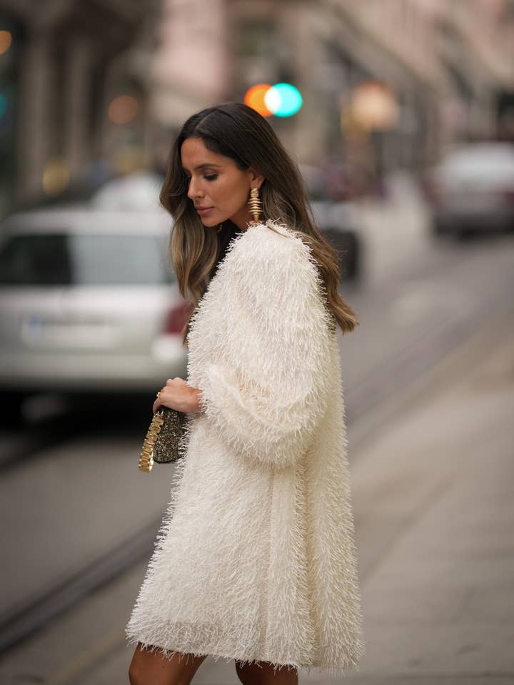 MAUÎ OFFICIAL Atelier – Engroshandel Kjole - Dame – Hvid kort kjole med frynser4