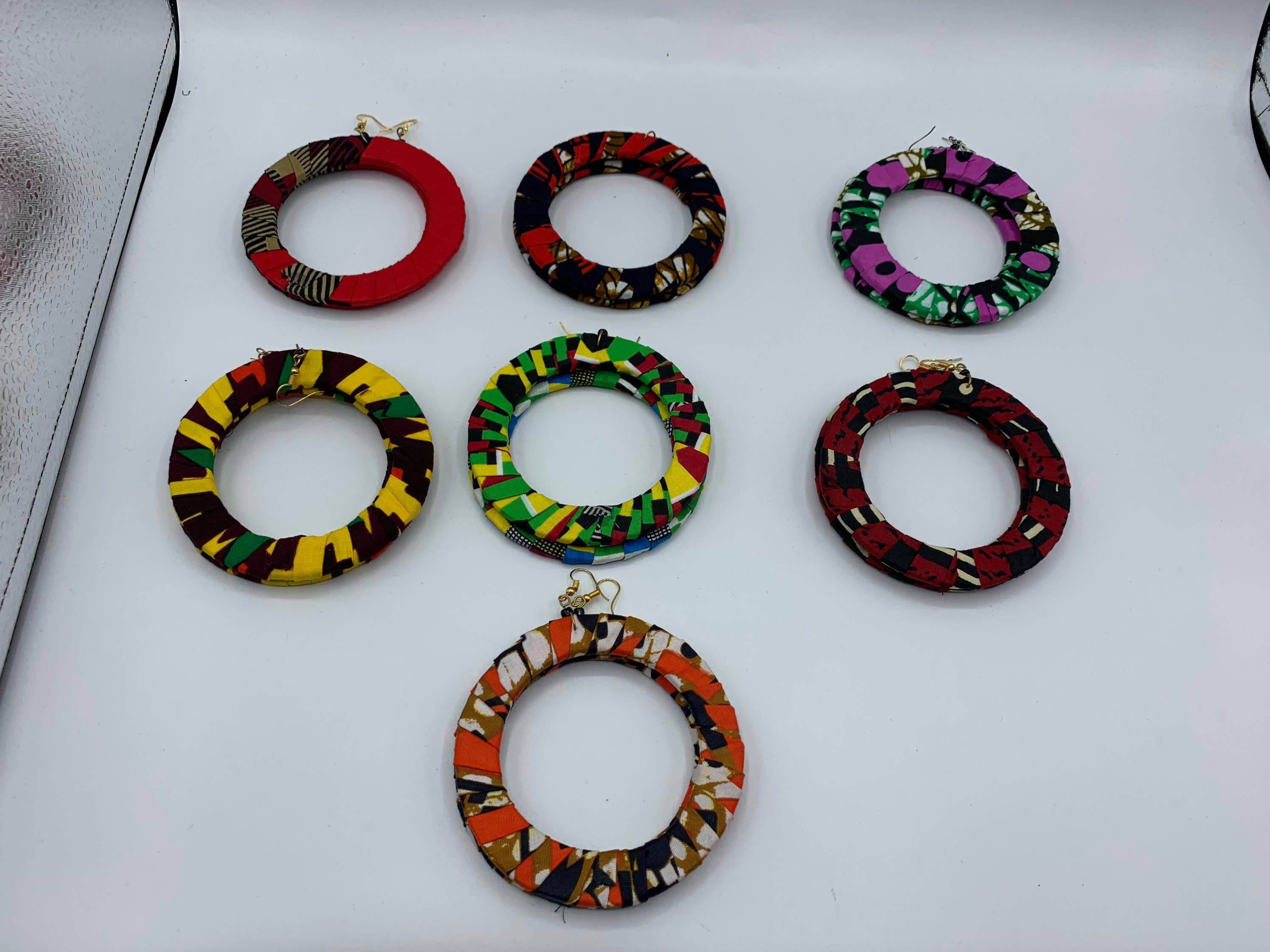 KENYAN SAFARI DESIGNS - Wholesale Hangende/ronde oorbellen - Groothandel middelgrote oorbellen in Ankara3