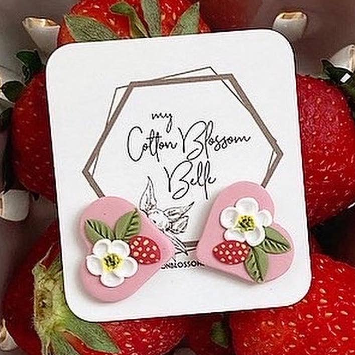 Clous d'oreilles fleur pour la vente par My Cotton Blossom Belle