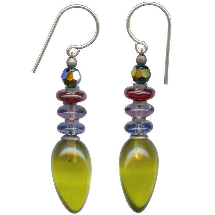 TANGO 2 - BOUCLES D'OREILLES PENDANTES EN VERRE VERT OLIVINE pour la vente par Owen Glass Collection