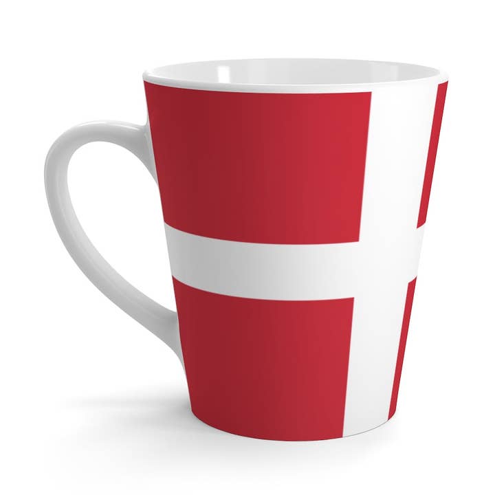 Mug Latte Drapeau Danois pour la vente par Scandinavian Design Studio