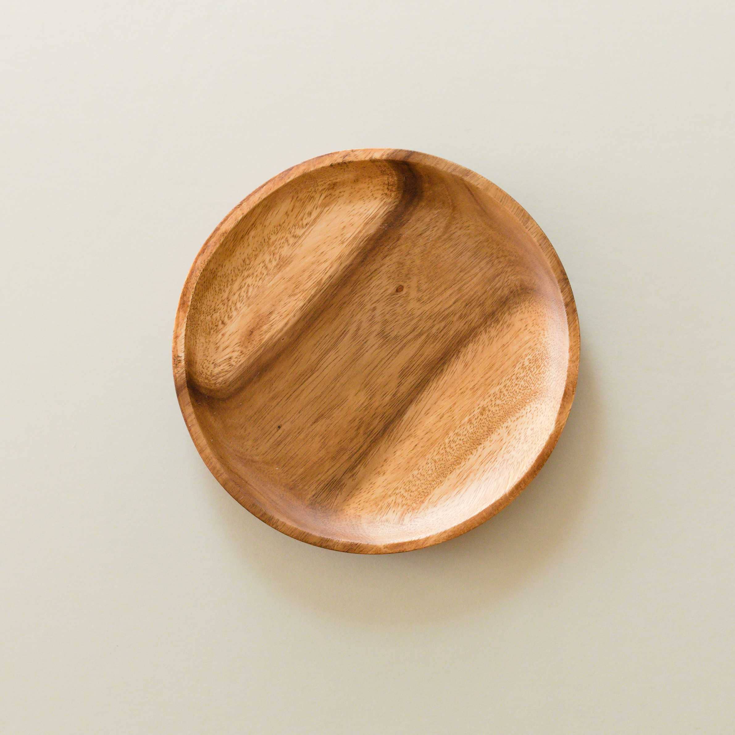 LIKHÂ - Wholesale Dinnerware Set - Acacia Round 6" Wood Plate - Snack Plate | LIKHA2