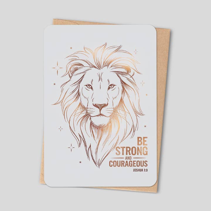 Sii Forte e Coraggioso – Biglietto di Auguri Cristiano con Leone da Giosuè 1:9 per la vendita all'ingrosso da parte di Little Prayer Tea Company