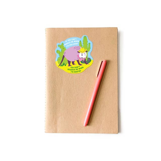 5 Eye Studio – Großhandel Aufkleber – Hootin' Hollerin' Possum gestanzter Vinyl-Aufkleber1