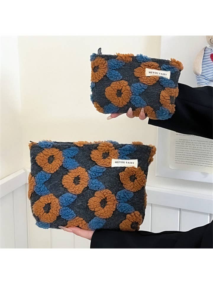 Cosbai - Plush Retro Flower Pouch for wholesale by Funkyrel® Atzbranding Limited