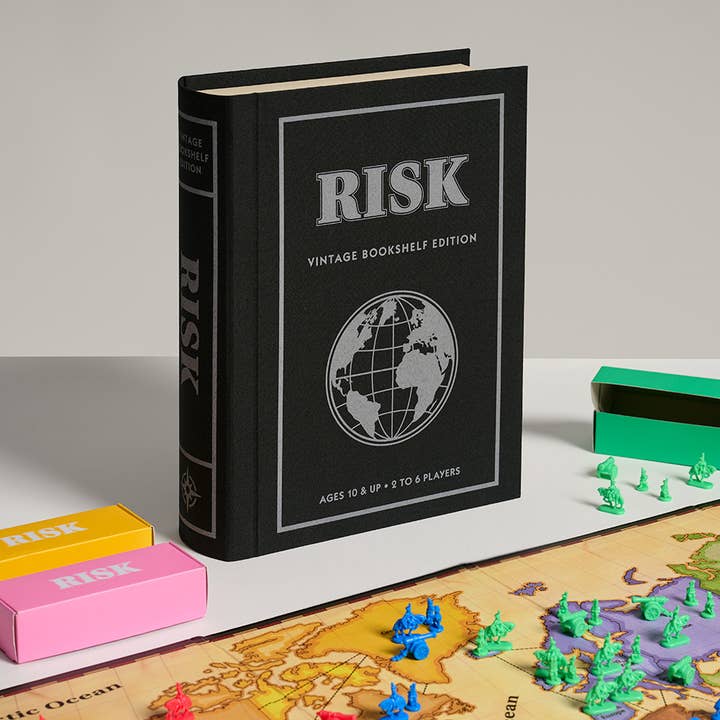 WS Game Company – wholesale Board game – Risk Vintage Bookshelf Edition