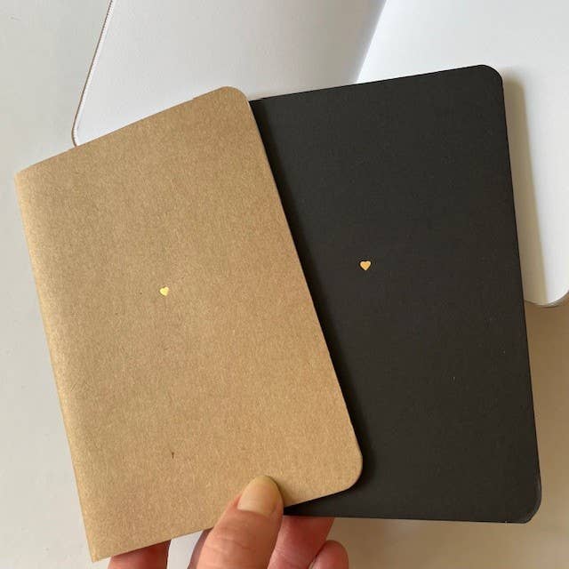 Le Papier Fait De La Résistance – Engroshandel Notesbog – Mini notesbog A6 med guldhjerte - sort0