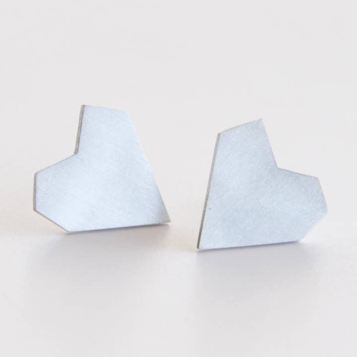 Sterling zilveren asymmetrische hartoorringen voor wholesale door tothemetal