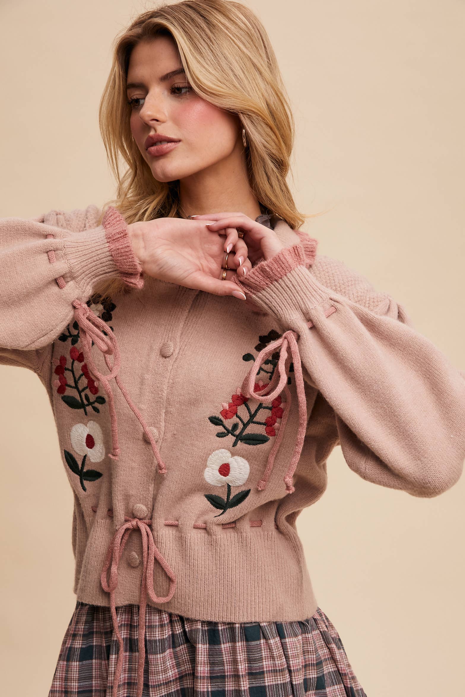 Listicle - Wholesale Cardigan - Women's - Floral Embroidered Knit Cardigan Sweater3