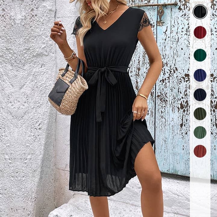 Elegant plisseret cami-kjole med V-hals for engroshandel hos onatorobi