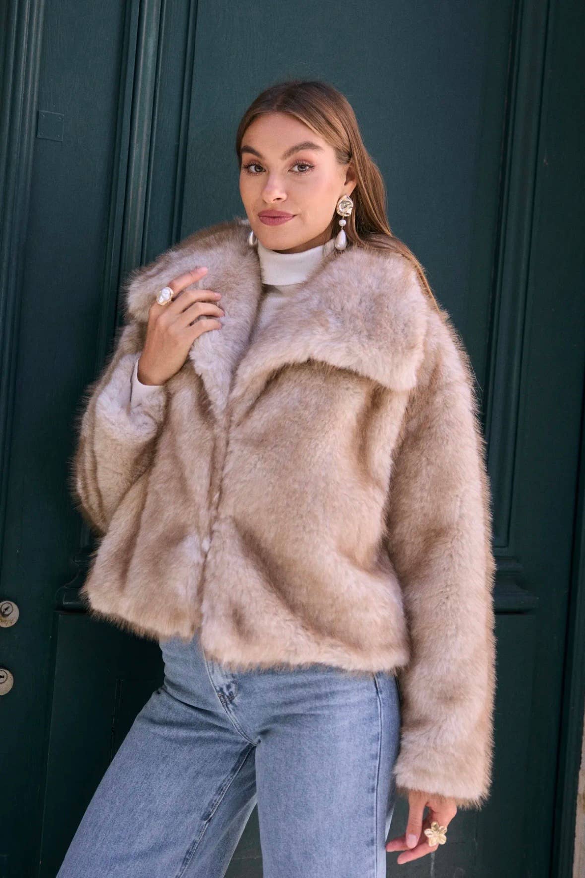 Frime - Wholesale Fur/Faux Fur Coat - Women's - Short faux fur puffer jacket - 88119
