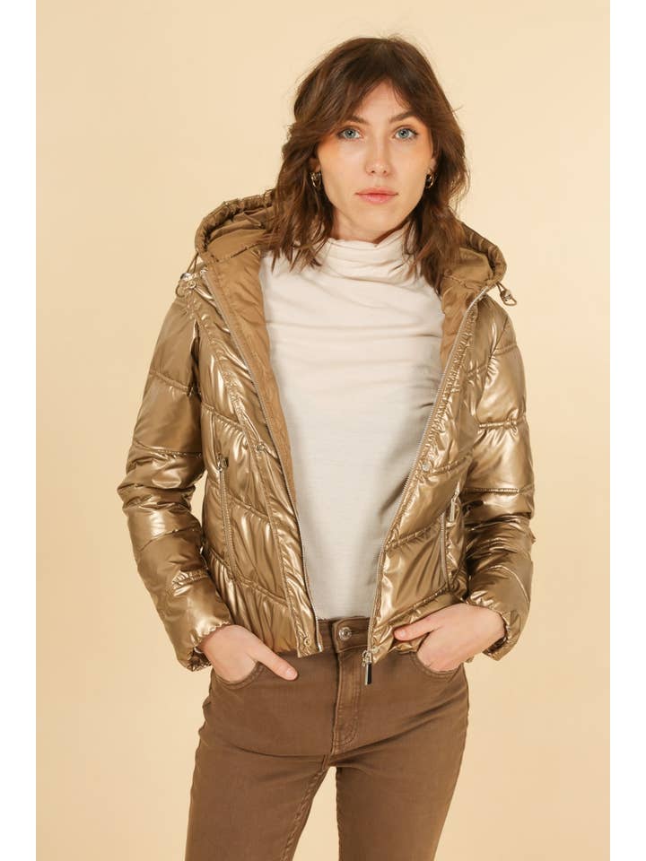 Attrait Paris – wholesale Dunjacka - Dam – Kort metallic dunjacka med dubbel V-söm