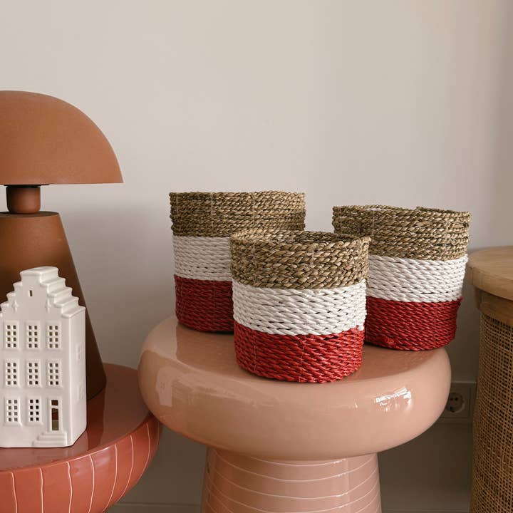 Cesto Asmara Vermelho and other Purchase Wholesale artesanato para. Free Returns & Net 60 Terms on Faire trending on Faire.