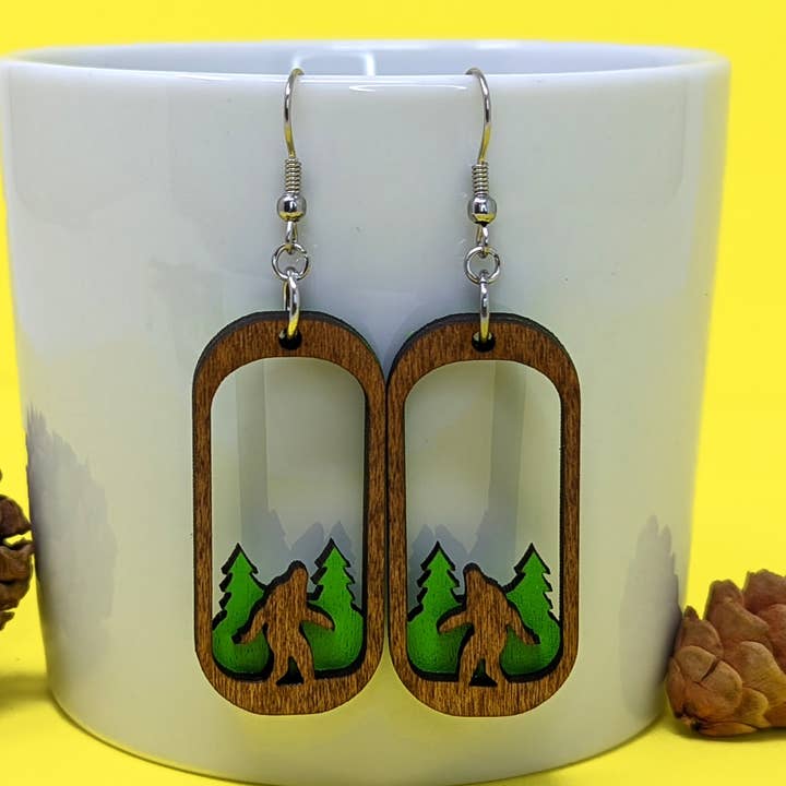 Bigfoot Holz baumeln Ohrringe für den Großhandel von Unpossible Cuts