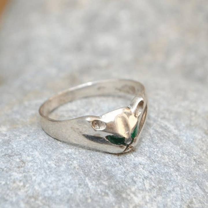 Iroquoise - Wholesale Cocktail/Statement Ring - Malachite and sterling silver cat ring2