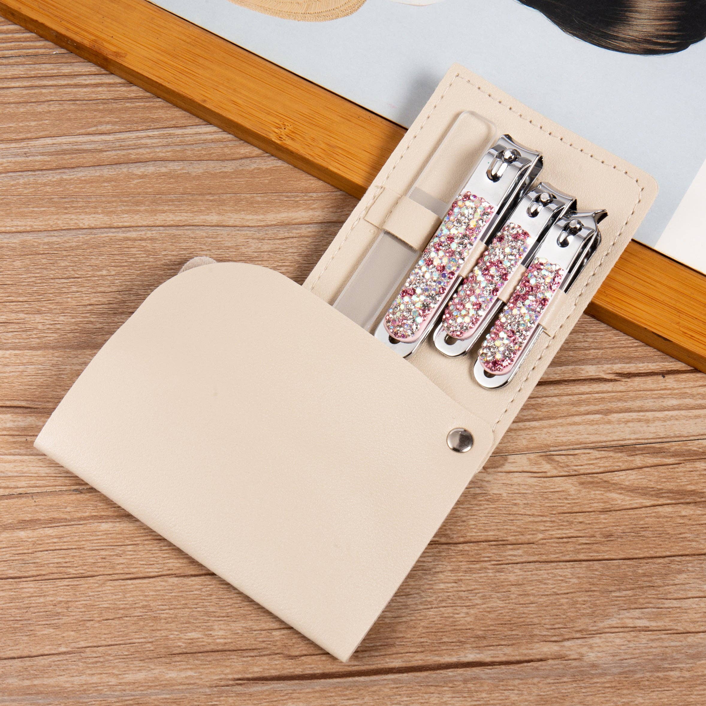 Ole - Wholesale Nailcare Set - Ceramic Rhinestone Manicure Nail Clipper Kit ACR100058