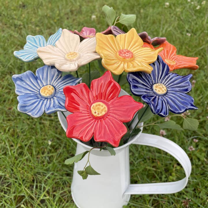 Ceramic Flower Diana, Plant stake,Daisy on stem for wholesale by Pannonhem AB.