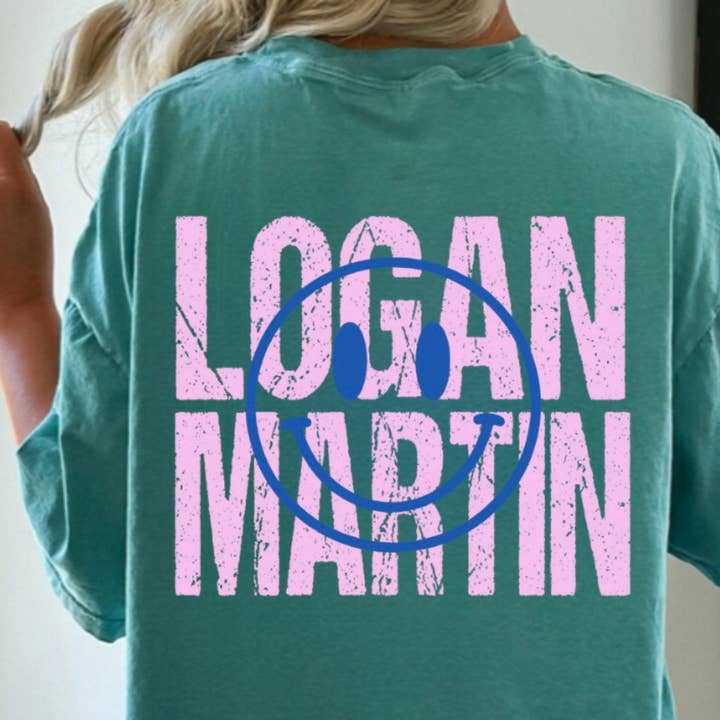 Camiseta Cara Sorridente Lago/Rio/Praia|Personalizada para a sua área por atacado de The Ruffled Rhino