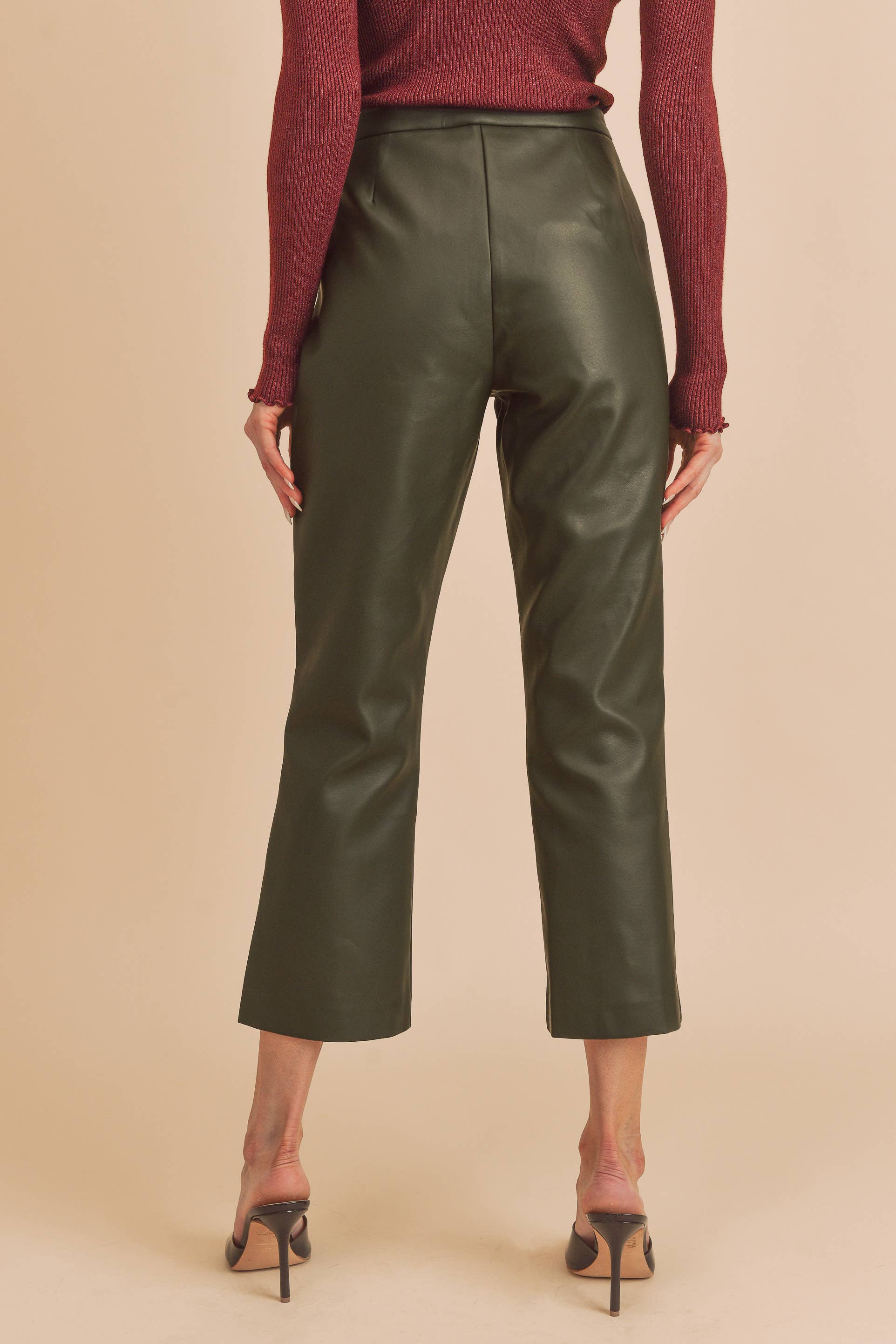 AEMI + CO - Wholesale Broek - Dames - 736BD Katria vegan leren broek2