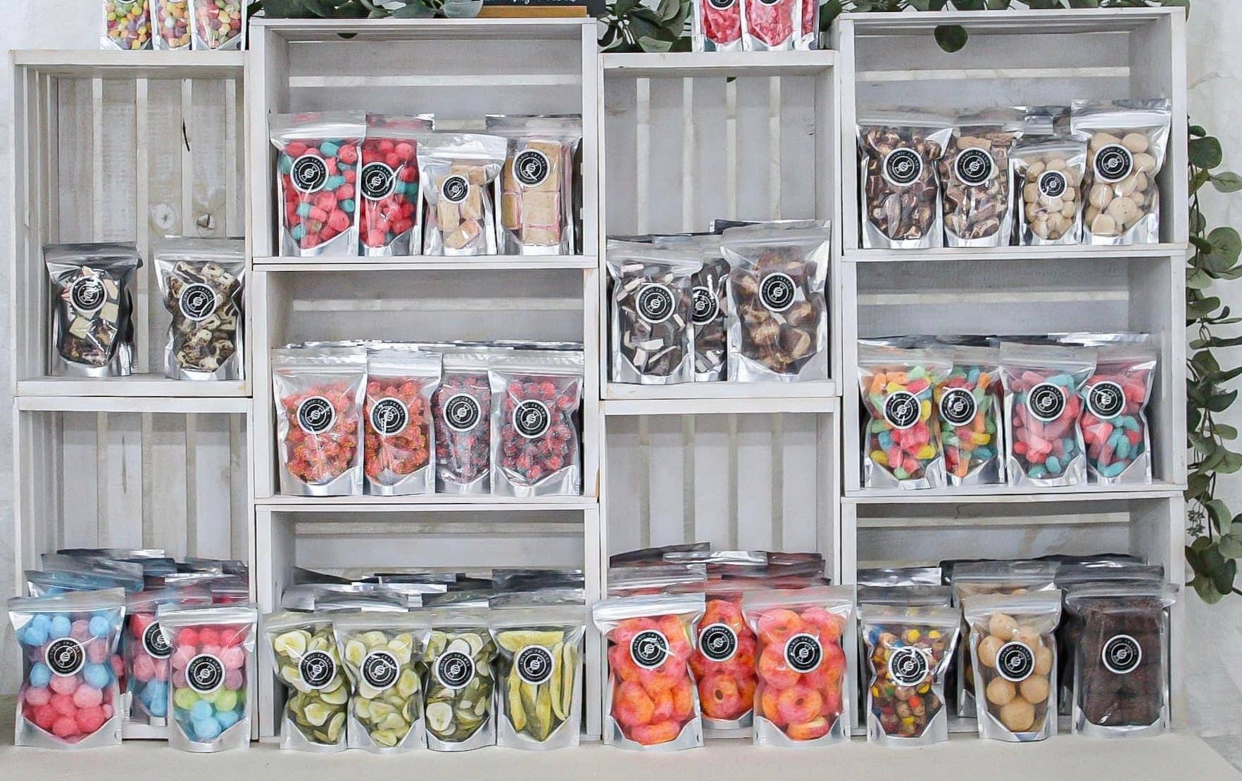 Cosmic Frandy - Wholesale Hard Candy - Freeze Dried Cookies & Cream Ice Cream Sandwiches1