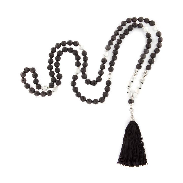 Mala med lavasten och okenit, 108 pärlor för wholesale av Bodynova