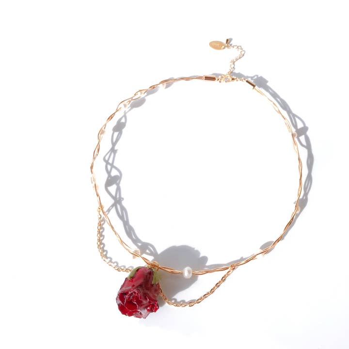 *FLEUR RÉELLE* Collier/Choker Rosebud Grande Amore & Perle pour la vente par I'MMANY London