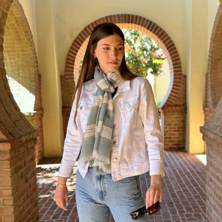 Écharpe à rayures en coton mélangé tissé Humble Hilo pour la vente par Humble Hilo