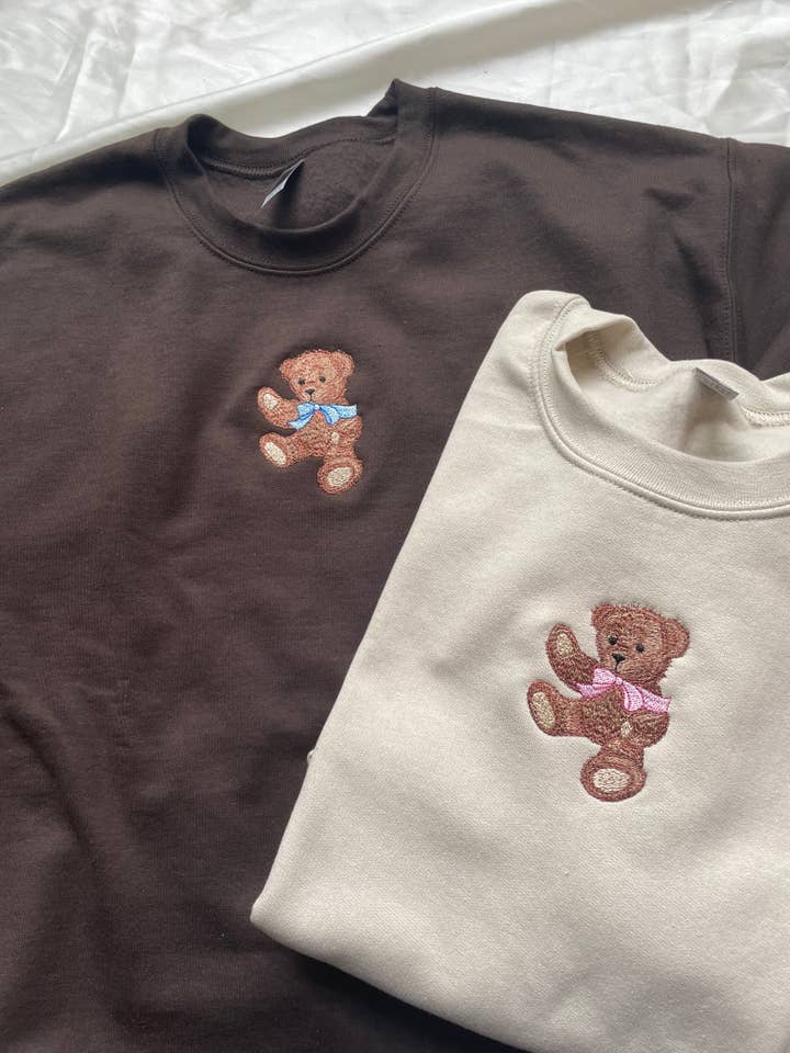 Molly Louise Shop - Wholesale Sweatshirt - Women's - Teddy Bear Embroidered Sweatshirt