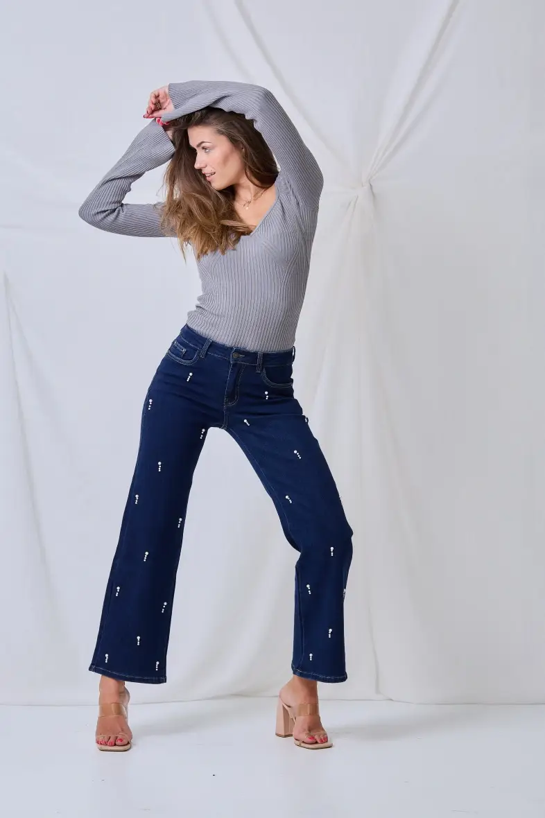 ANA & LUCY – Engroshandel Jeans - Dame – Jeans med brede ben til kvinder med smarte perler - ANA & LUCY4