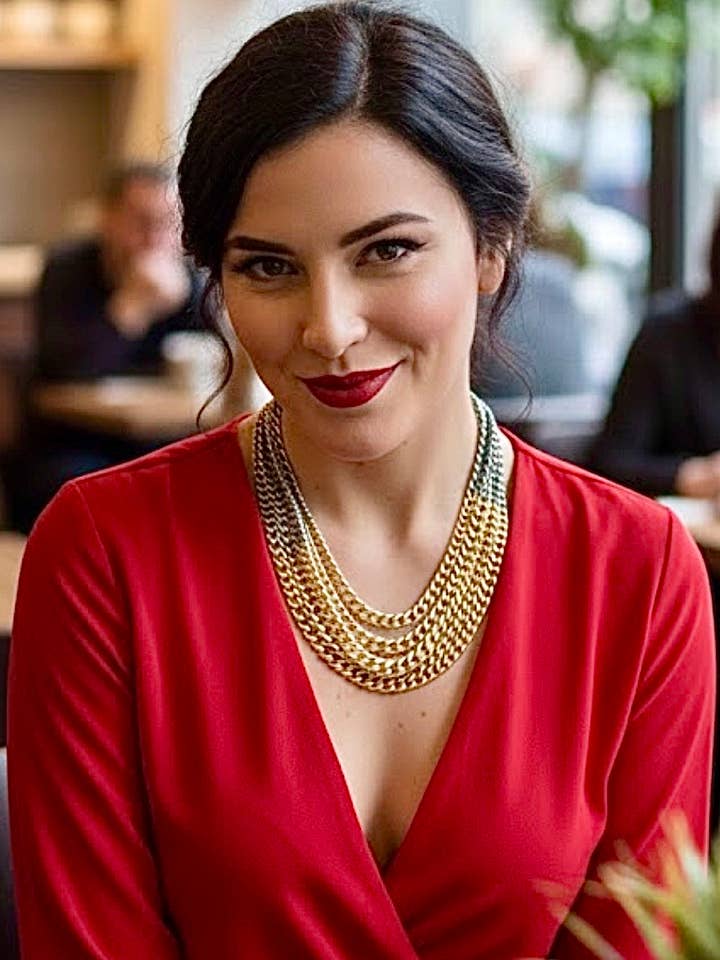 AMYONE pour la vente par Escape from Paris