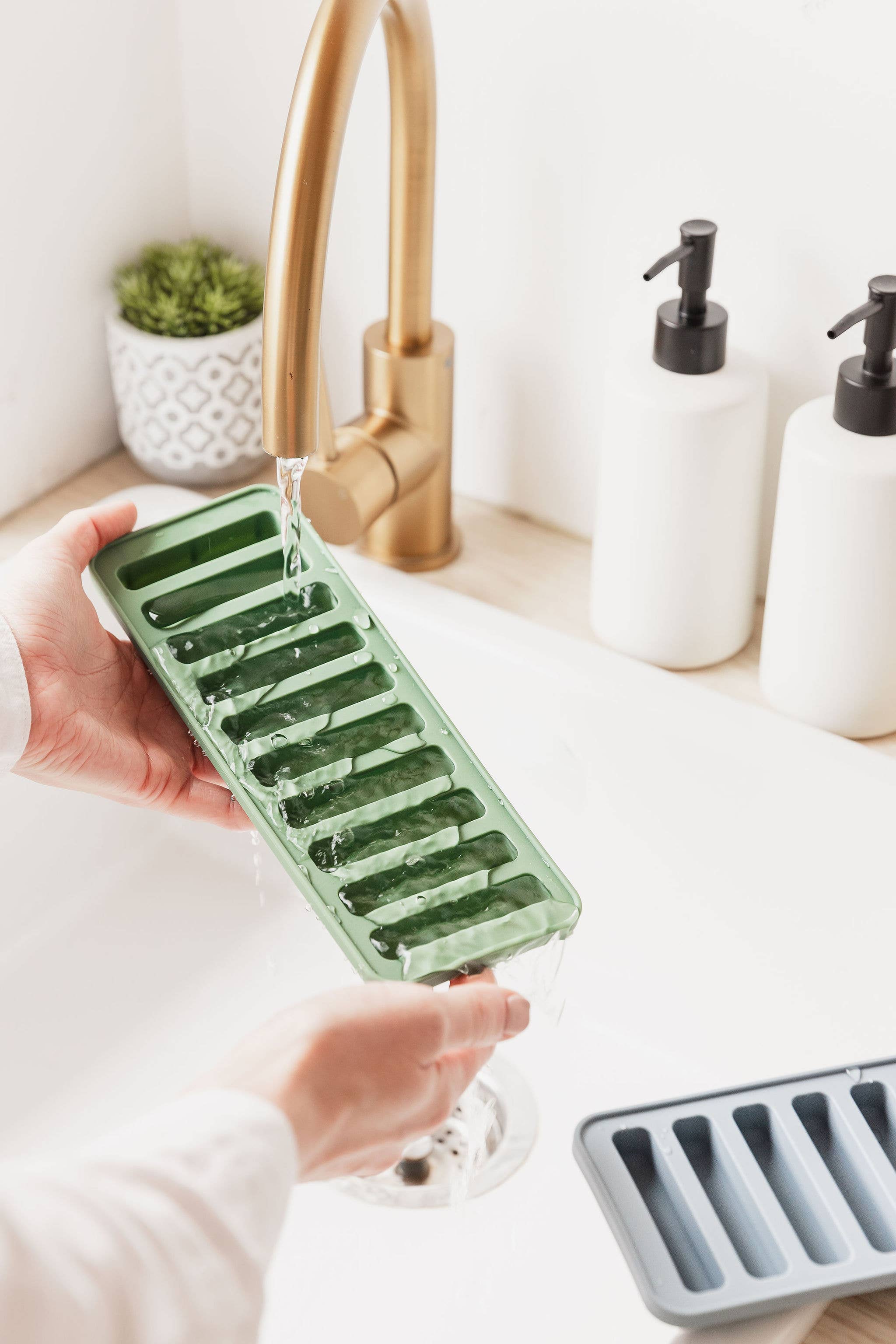 UBERSTAR - Vendita all'ingrosso Vassoi/stampi per ghiaccio - Ice Sticks - Stampi per Ghiaccio a Bastoncino per Bottiglie2